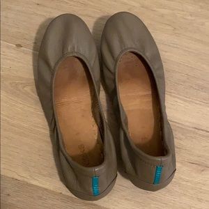 Taupe Tieks